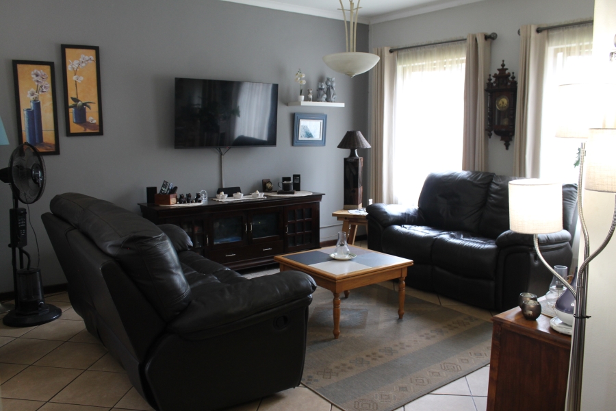 3 Bedroom Property for Sale in The Coves North West